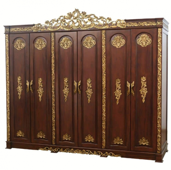 Lemari pakaian dengan pola ukiran Timur Tengah yang anggun